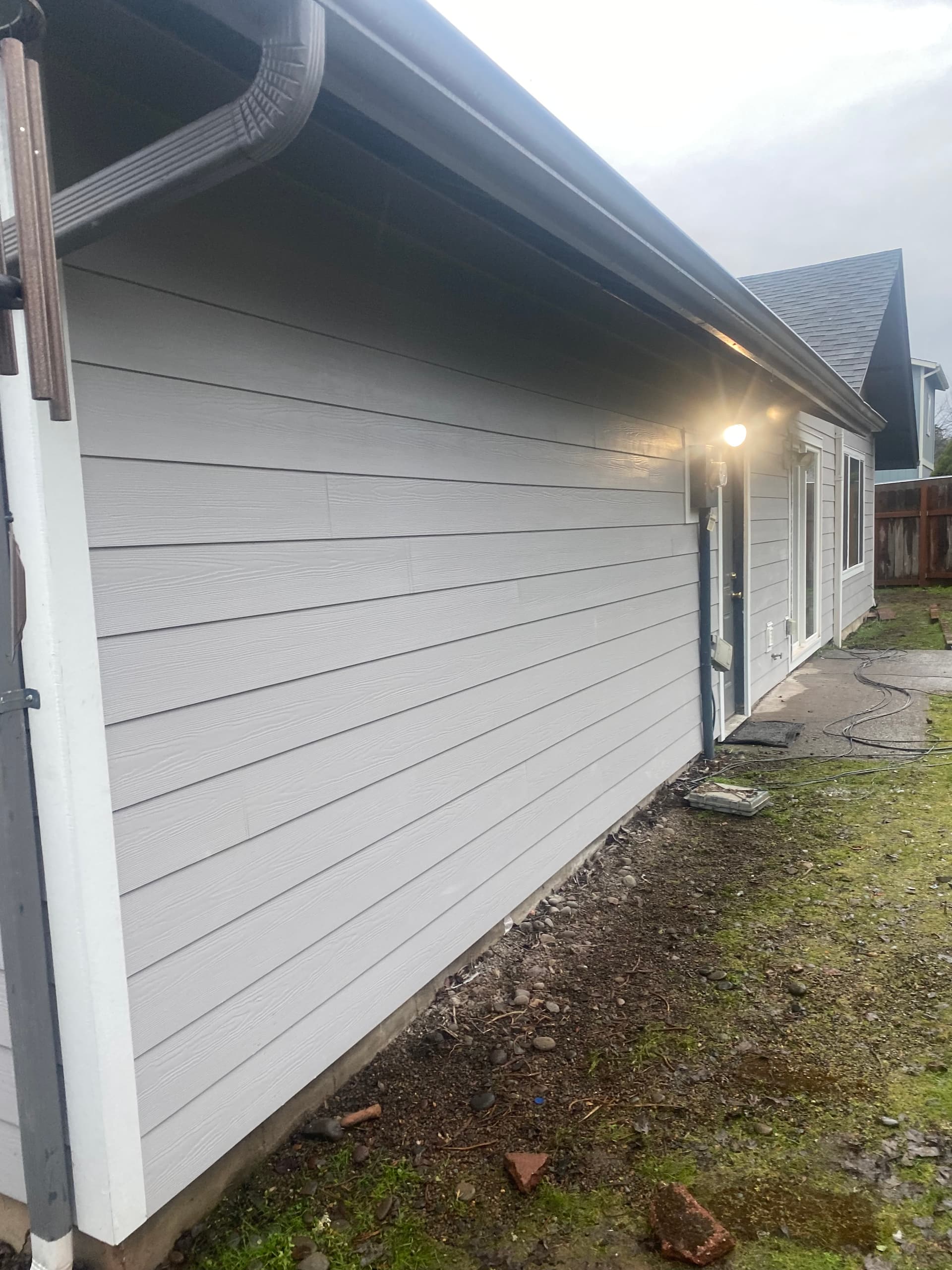 Siding Replacement project in Albany, OR. Quality siding installation project.